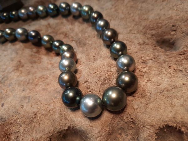 Prächtige Tahiti-Naturperlenkette Multicolor | Goldschmiede Hornung Groen