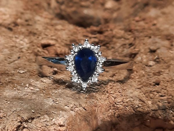 Ring aus 585/- Gold mit Olivin Cabochon  | Goldschmiede Hornung Groen